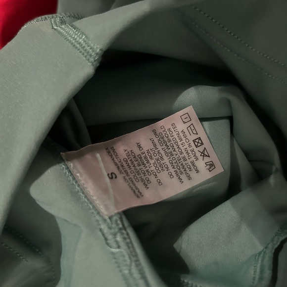 Pair of Leggings - Picture 4 of 4